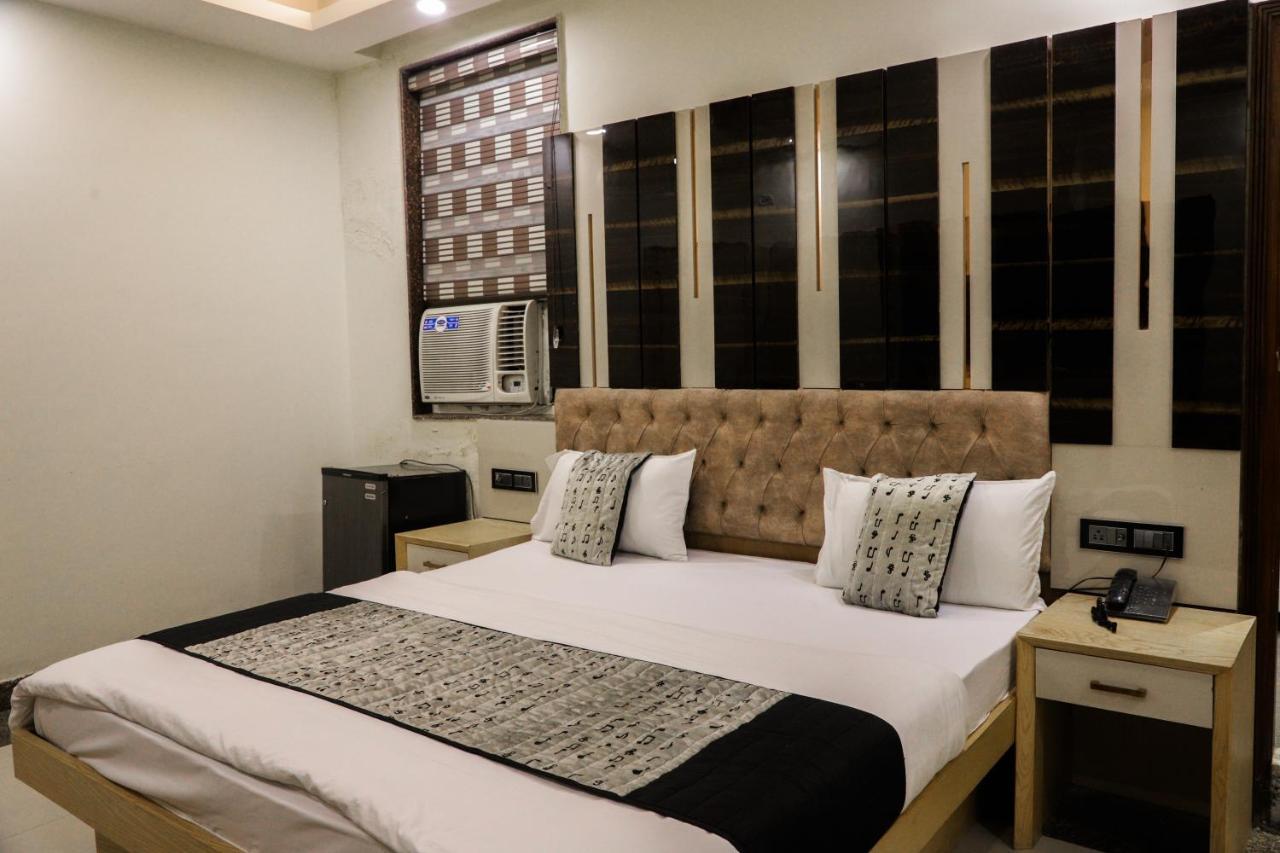 Hotel Vanson Villa - Near Connaught Place Нью-Дели Экстерьер фото