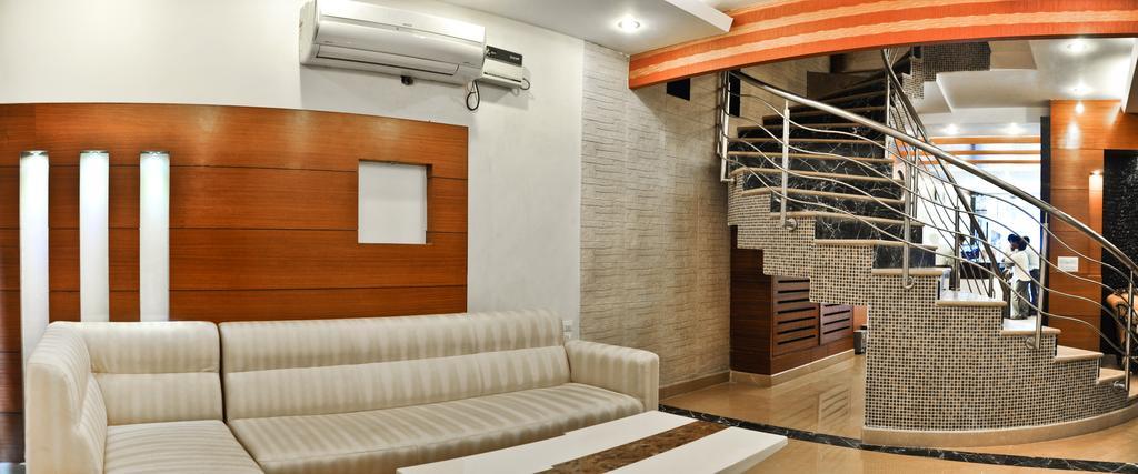Hotel Vanson Villa - Near Connaught Place Нью-Дели Экстерьер фото