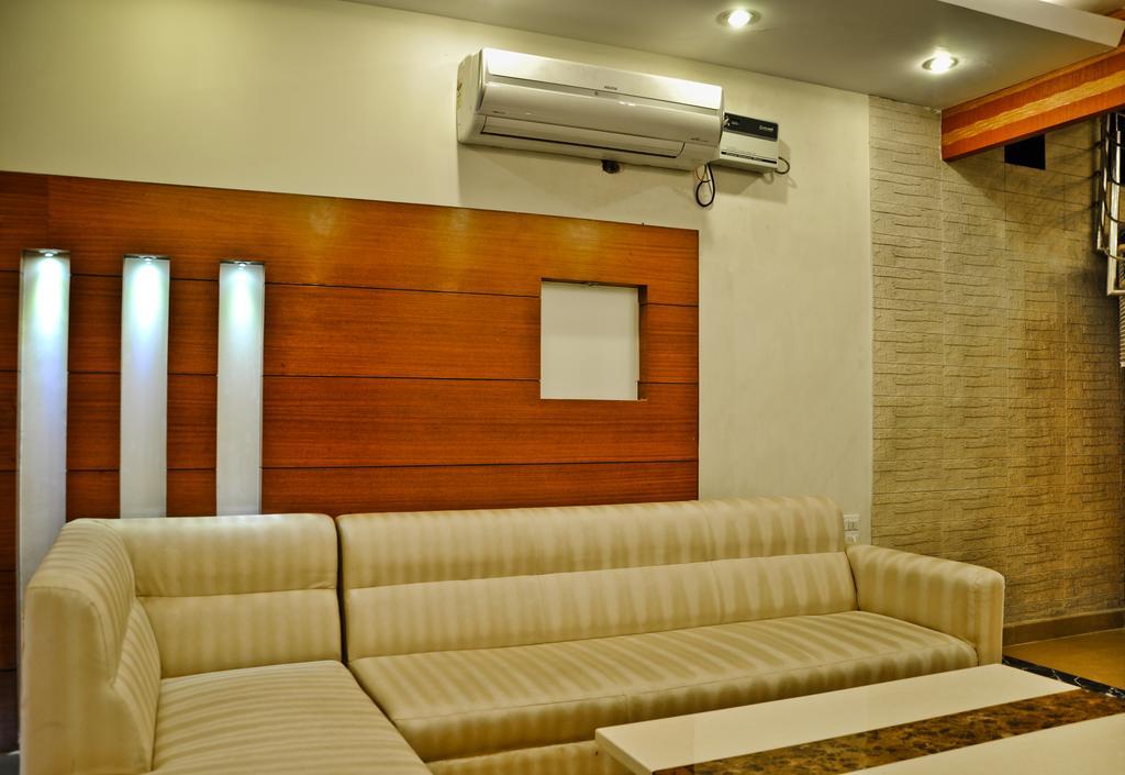 Hotel Vanson Villa - Near Connaught Place Нью-Дели Экстерьер фото