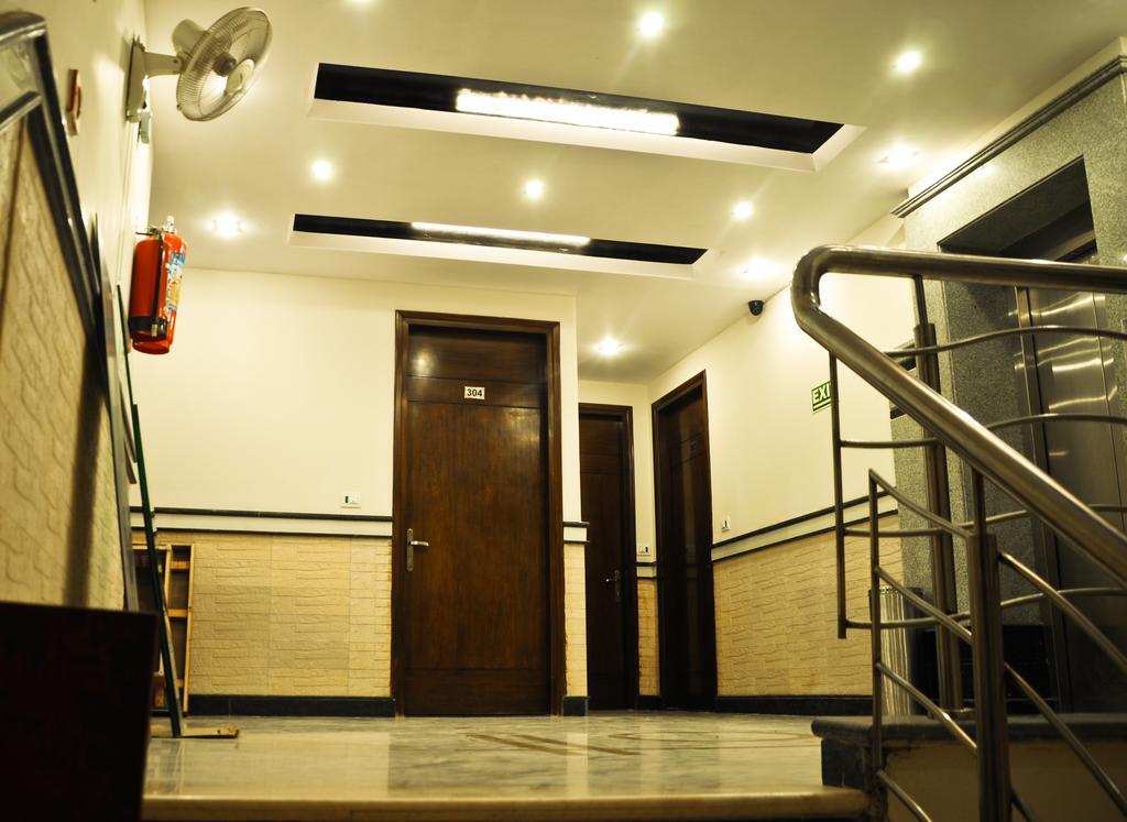 Hotel Vanson Villa - Near Connaught Place Нью-Дели Экстерьер фото
