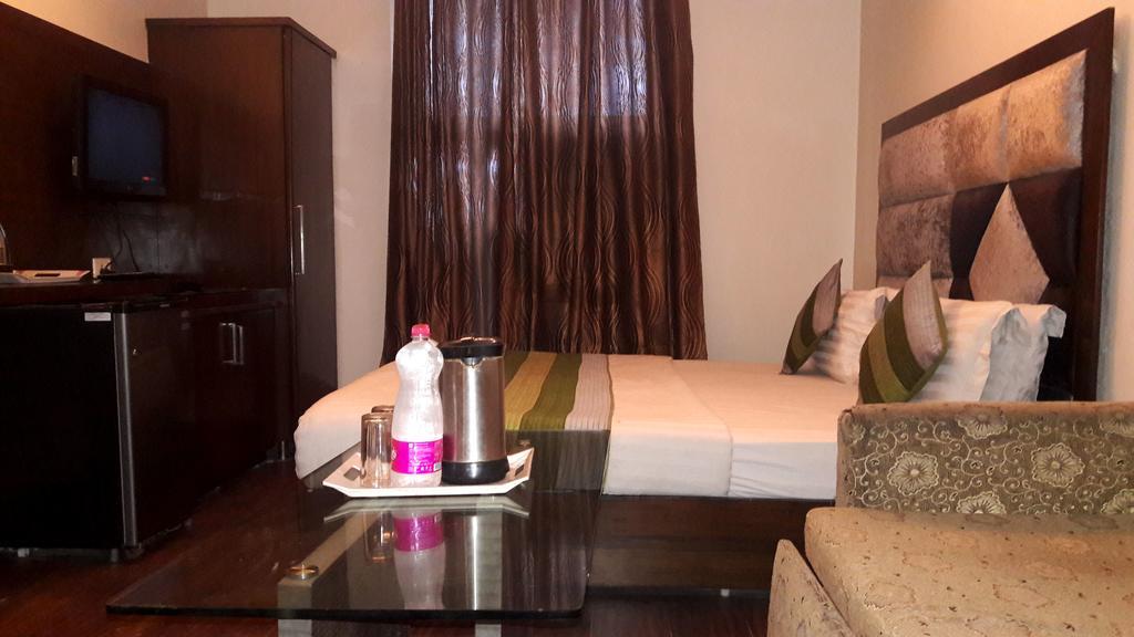 Hotel Vanson Villa - Near Connaught Place Нью-Дели Экстерьер фото