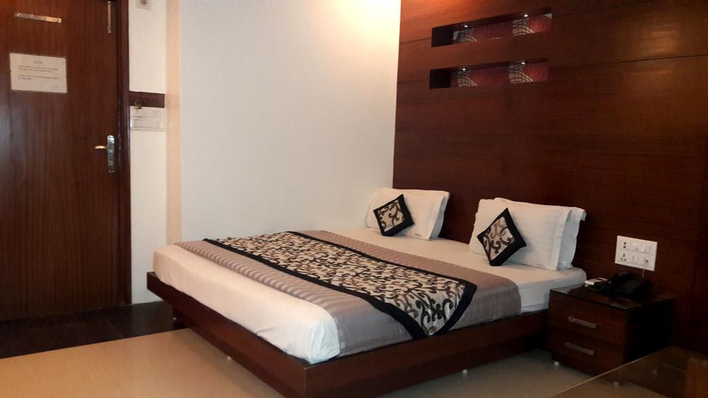 Hotel Vanson Villa - Near Connaught Place Нью-Дели Экстерьер фото