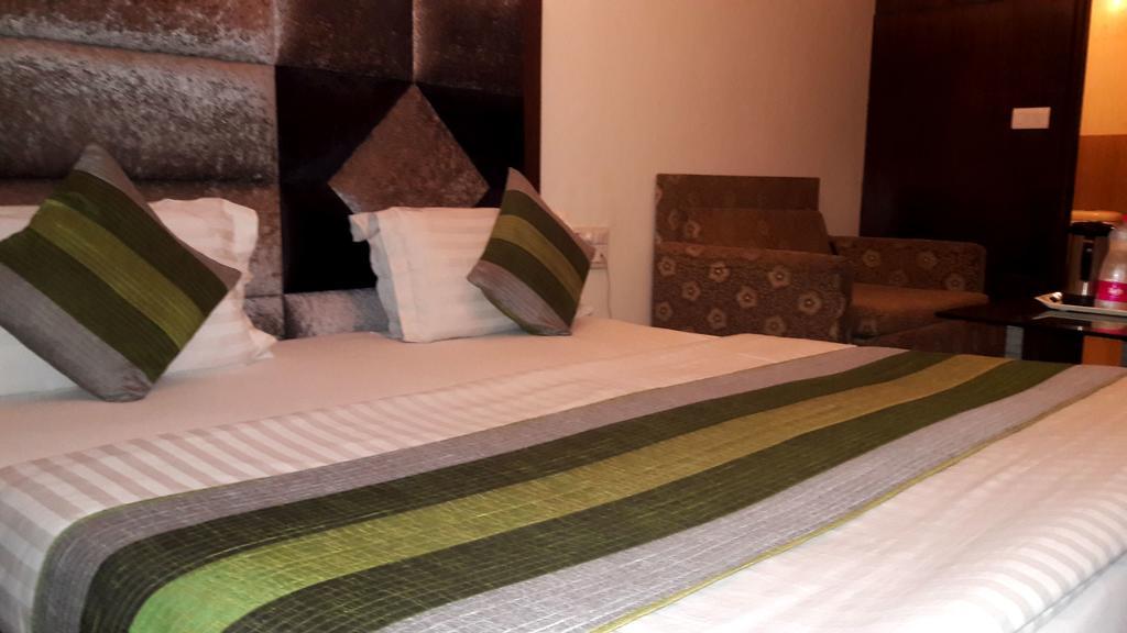 Hotel Vanson Villa - Near Connaught Place Нью-Дели Экстерьер фото
