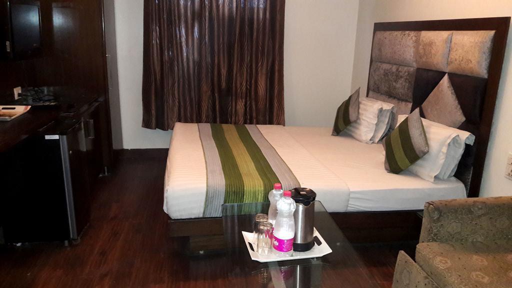 Hotel Vanson Villa - Near Connaught Place Нью-Дели Экстерьер фото